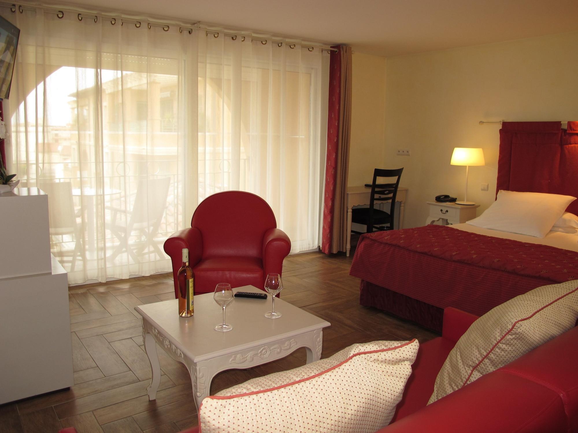 Hotel Sanary, Soleil Et Jardin - Renovation Hiver 2024-25 Exterior foto