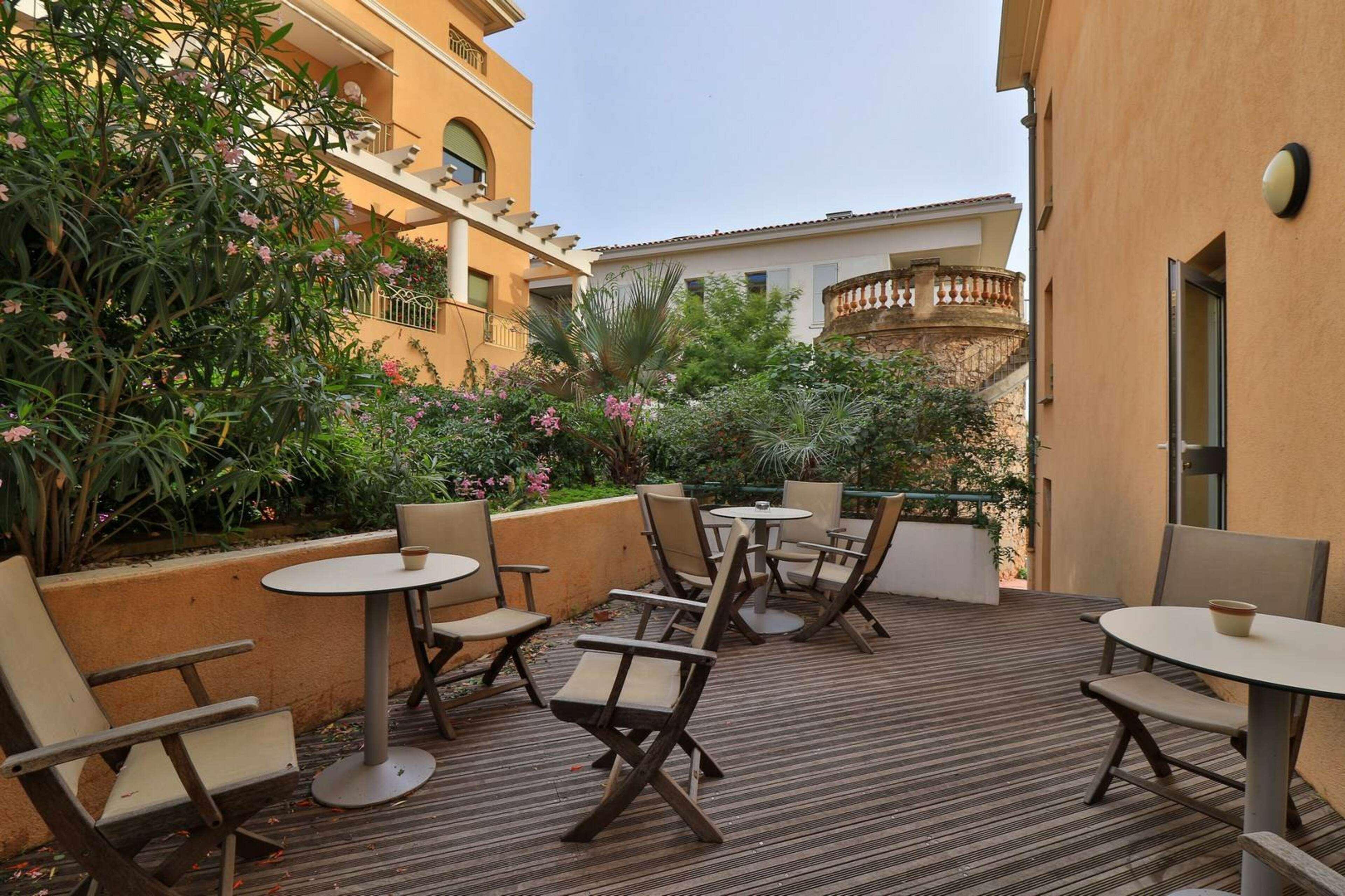 Hotel Sanary, Soleil Et Jardin - Renovation Hiver 2024-25 Exterior foto